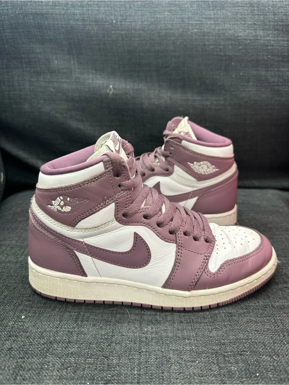 Nike Air Jordan 1 retro high mauve purple size 5y youth Gradeschool
